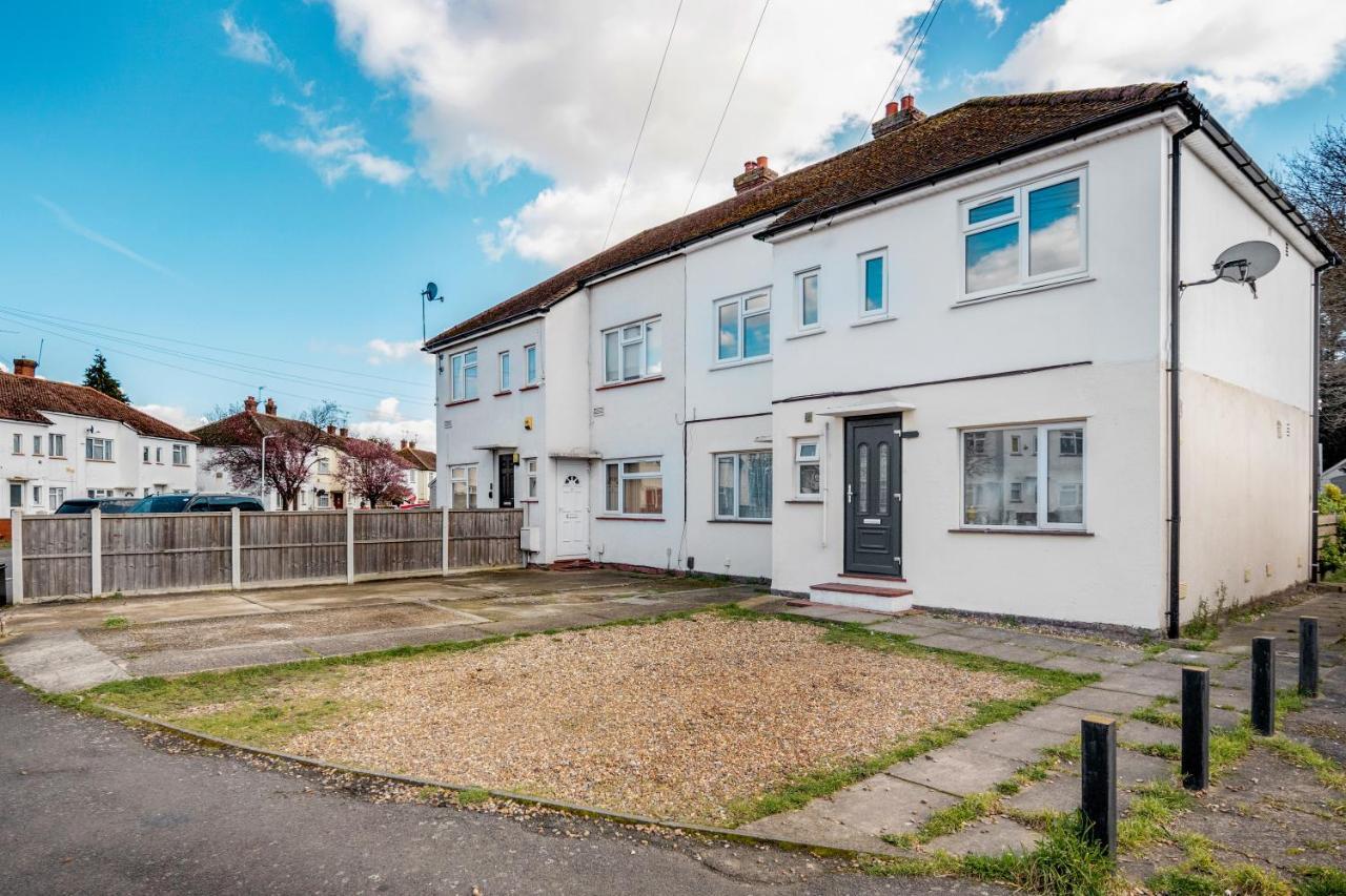 Heathrow 2-Bedroom Maisonette With Parking West Drayton  Екстериор снимка