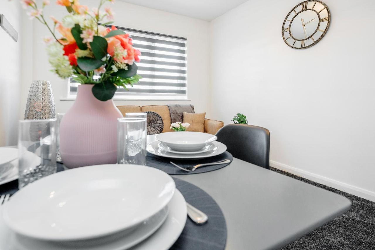 Heathrow 2-Bedroom Maisonette With Parking West Drayton  Екстериор снимка