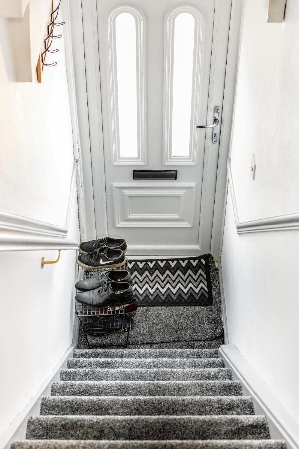 Heathrow 2-Bedroom Maisonette With Parking West Drayton  Екстериор снимка